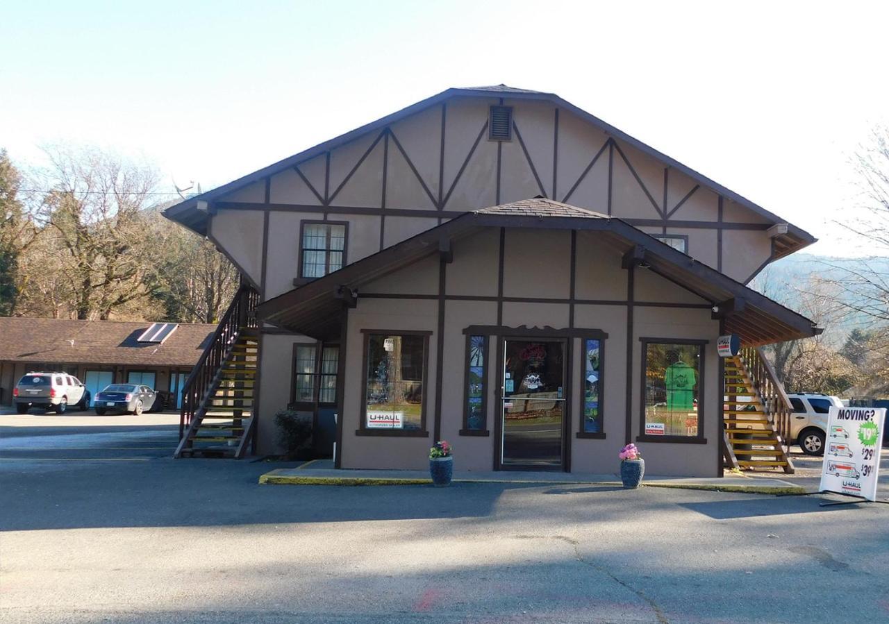 Packwood Inn Exterior photo
